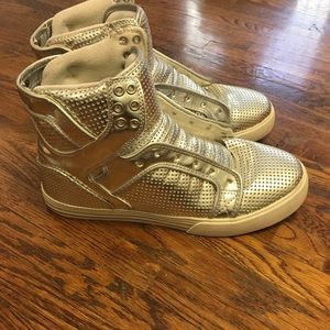 Supra skytop hi men’s sneakers in silver size 10